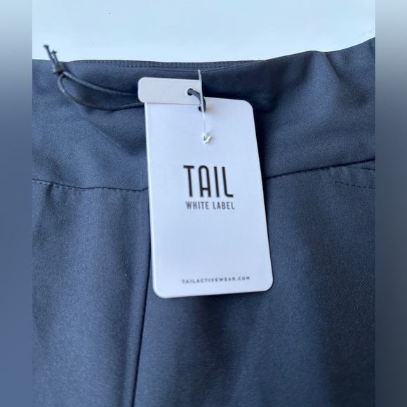NWT Tail White Label Black Bermuda Mid Rise Stretch Golf Shorts UPF 50 Women’s 6 - Picture 4 of 9